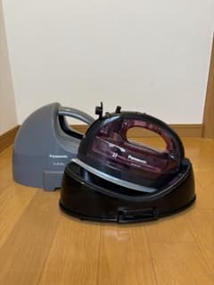 パナソニックコードレススチームアイロン　NI-WL405 2020年製のサムネイル
