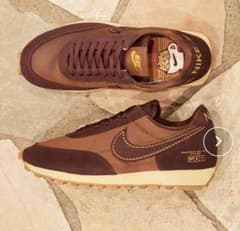 NIKE デイブレイクのサムネイル