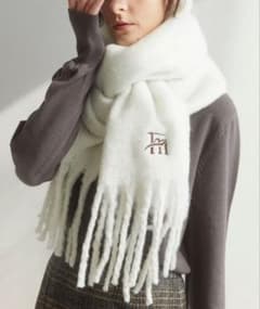 Formeque ボリューム刺繍マフラー ホワイトのサムネイル