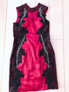 高級ドレスのサムネイル