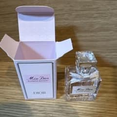 Miss Dior Blooming Bouquet 香水のサムネイル