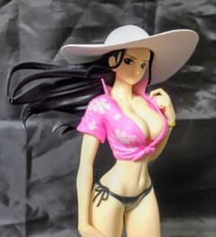 ニコ・ロビン フィギュア