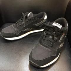 Reebok CLASSICのサムネイル