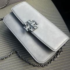 Tory Burch ブラック　チェーンウォレットのサムネイル