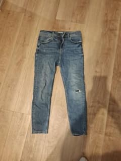 ZARA ライトブルースキニージーンズのサムネイル
