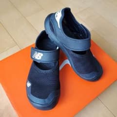 ニューバランス キッズ サンダル 18cm 水陸両用のサムネイル