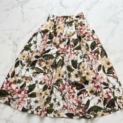 ZARA WOMAN 花柄ロングフレアスカートのサムネイル