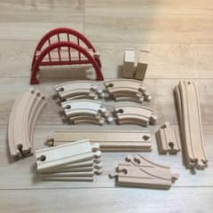 新品 BRIO 橋＆木製レールセット   電車のサムネイル