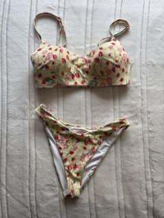 水着・ラッシュガード Victoria Secret Yellow Strawberry Set Victoria Secret Yellow Strawberry Set - メルカリ