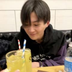 FORSOMEONE BI COLOR HOODIE 八木勇征さん着用 - メルカリ