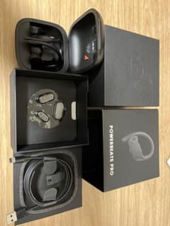 Powerbeats Pro ブラックのサムネイル