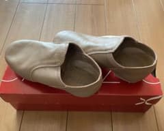 新品　カペジオ　ジャズシューズのサムネイル