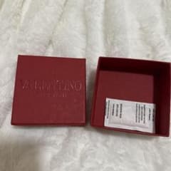 VALENTINO ピアス　空箱のサムネイル