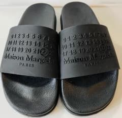 Maison Margiela ナンバーロゴ スライドサンダル 42 ブラックのサムネイル