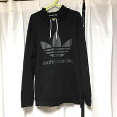 値下げ可能‼︎ adidas パーカーのサムネイル