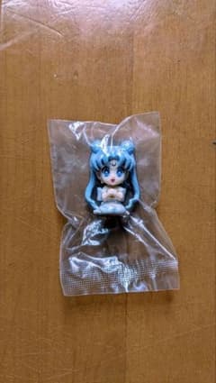 クイーン・セレニティ ミニフィギュア ガチャのサムネイル