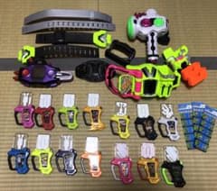 仮面ライダーエグゼイド　ゲーマドライバー　バグルドライバー　ガシャット　14個付のサムネイル