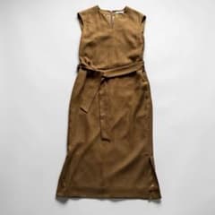 BEIGE, ベイジ ベルト付ロングワンピース 4 ブラウン - メルカリ