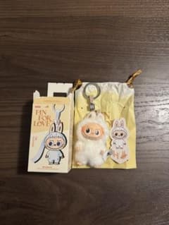 【正規品】LABUBU　PIN FOR LOVE イニシャルHのサムネイル