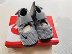 formyyy様専用  新品 NIKE エアリフト グレー 13センチのサムネイル