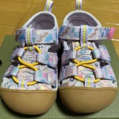 KEEN キッズ用水陸両用サンダルのサムネイル