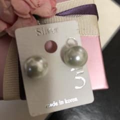 ピアス両耳のサムネイル