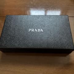 PRADA ブラック レザー風 ボックスのサムネイル
