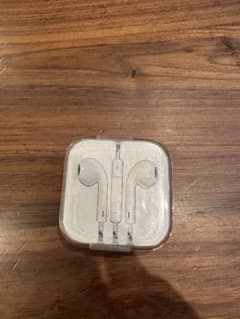 新品　未使用品　apple イヤホン ジャック式のサムネイル