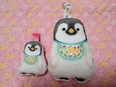 ハンドメイド　ペンギンちゃん　マスコット　大小セットのサムネイル