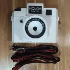 HOLGA DIGITAL WHITE(動作確認済・ストラップ付)のサムネイル