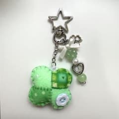 [No.8] ハンドメイド クローバー チャーム キーホルダー ウィッシュコアのサムネイル