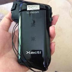 【りょう様専用】SANYO ハンディビデオカメラ(充電器付き)のサムネイル