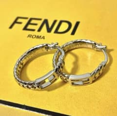 【美品】FENDI  ピアス  バゲット  スモール シルバー FFのサムネイル