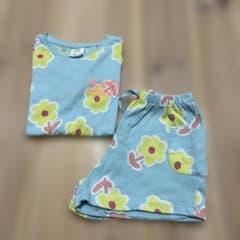 ZARA 花柄 Tシャツ ショートパンツ セットアップ 116 - メルカリ ZARA 花柄セットアップ 半袖 トップス ショートパンツ116cm チェリー