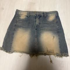 FOLLOWINデニムミニスカート ダメージ加工のサムネイル