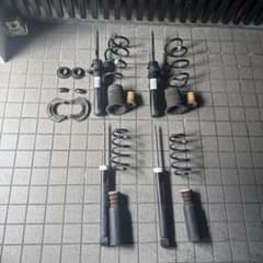MINI F54 SD 純正サスペンションキットのサムネイル