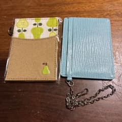 パスケース 2枚セット（MIDORI 洋なし柄 未使用品 ＆ 水色チェーン付き）のサムネイル