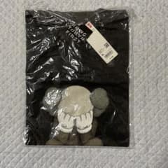 KAWS Tシャツのサムネイル