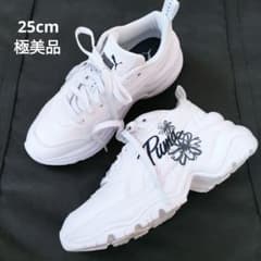 極美品】プーマ シリアヴェッジスニーカー 25 白 厚底 限定 花 刺繍