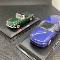 デルプラド MGB & Holden VS Commodore ミニカーセットのサムネイル