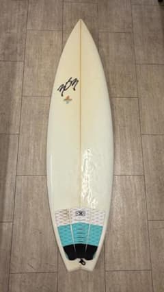 【美品】中古サーフボード（リーシュコード、デッキパット付）　※手渡し希望 303 / 5'10” / JJ3 / スリーオースリー / 中古【手渡し希望】 - メルカリ