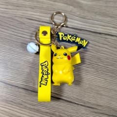 ポケモン ピカチュウ キーホルダー ストラップ - メルカリ