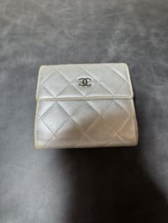 CHANEL シルバー 三つ折り財布 - メルカリ
