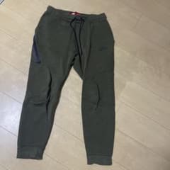 テックフリースパンツ　Nike ジョガーパンツ オリーブグリーンのサムネイル