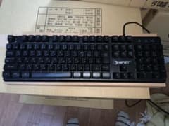 ゲーミングキーボード　LED発光　USB接続　106キーのサムネイル