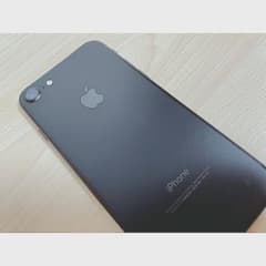 iPhone 7 Black 32 GB docomoのサムネイル
