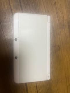 Nintendo NEW3DSホワイト 本体のサムネイル