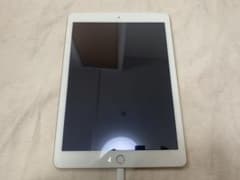 iPad（第5世代）/32GB/ゴールドのサムネイル