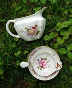 ロイヤル・クラウンダービー　ボーンチャイナ　ティストレーナー＆ミルクポット ロイヤル・クラウンダービー ボーンチャイナ ティストレーナー