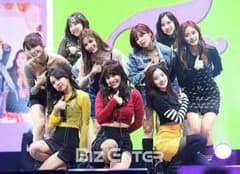 TWICE LIKEY SHOWCASEのサムネイル